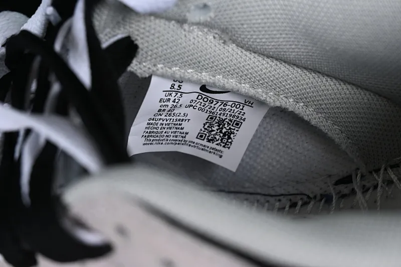 All Categories Nk SB Dunk Series Nk SB Dunk Low Low-top sneakers Cost-effective version Nk Dunk Low Black dust color SB smashed backboard fashion casual sneakers DO9776-001